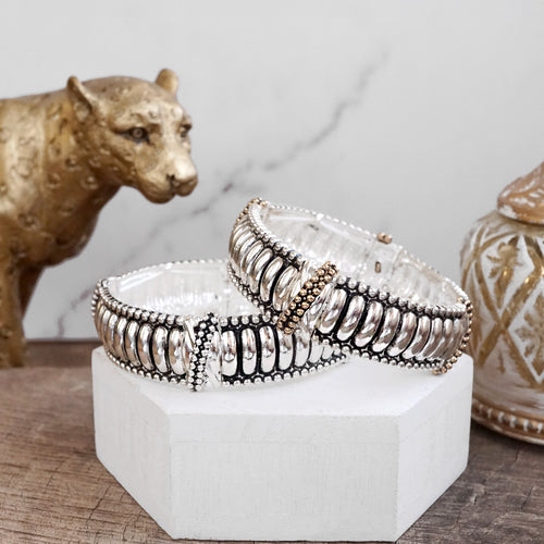 Silver Tides – Ribbed Wide Stretch Bangle