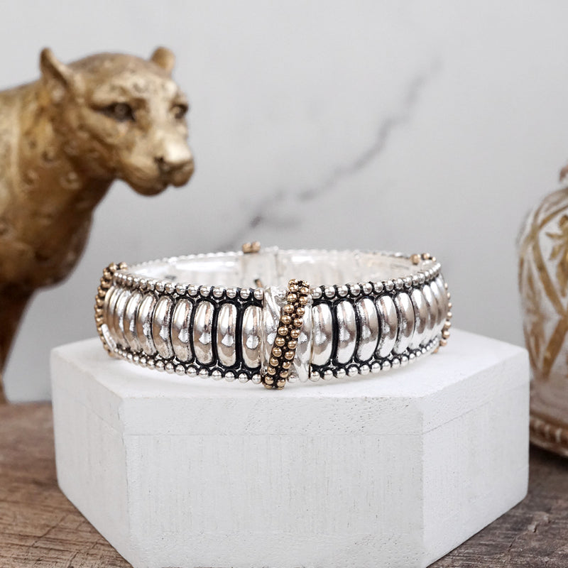 Silver Tides – Ribbed Wide Stretch Bangle