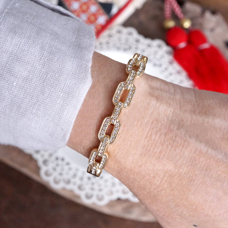 Chain Design Pavé Hinge Bangle – Gold Tone