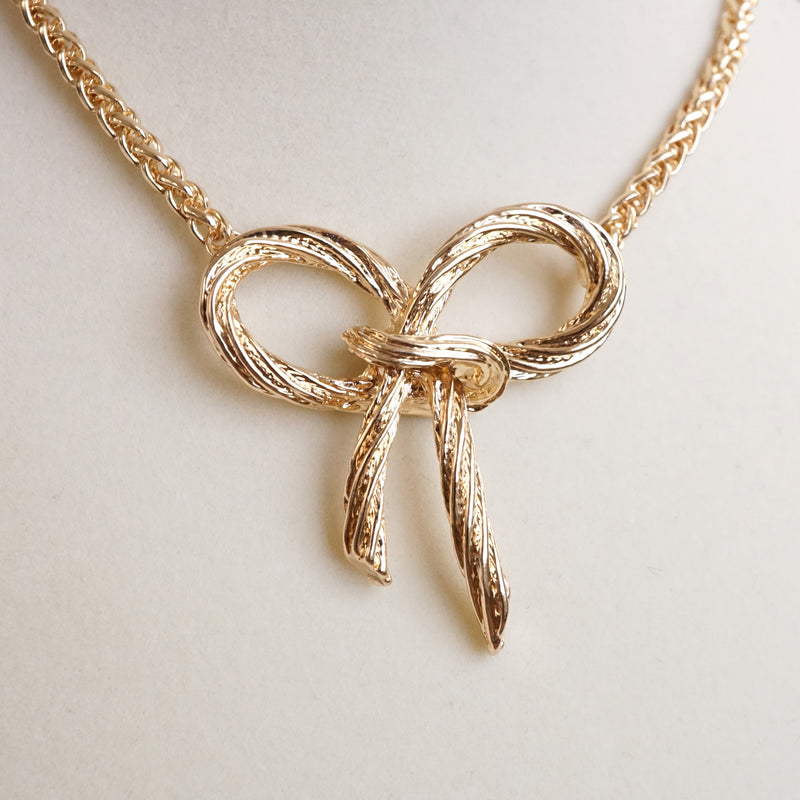 Large Rope Textured Bow Pendant Statement Necklace Gold Silver Tone