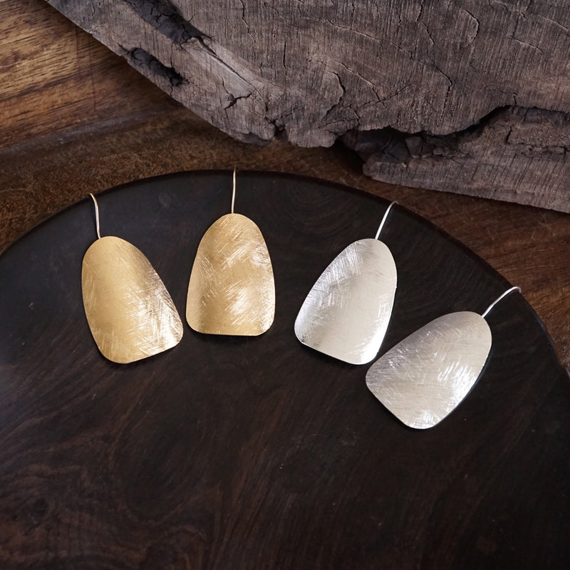 Elongated Shield Minimalist Earrings – Gold or Silver