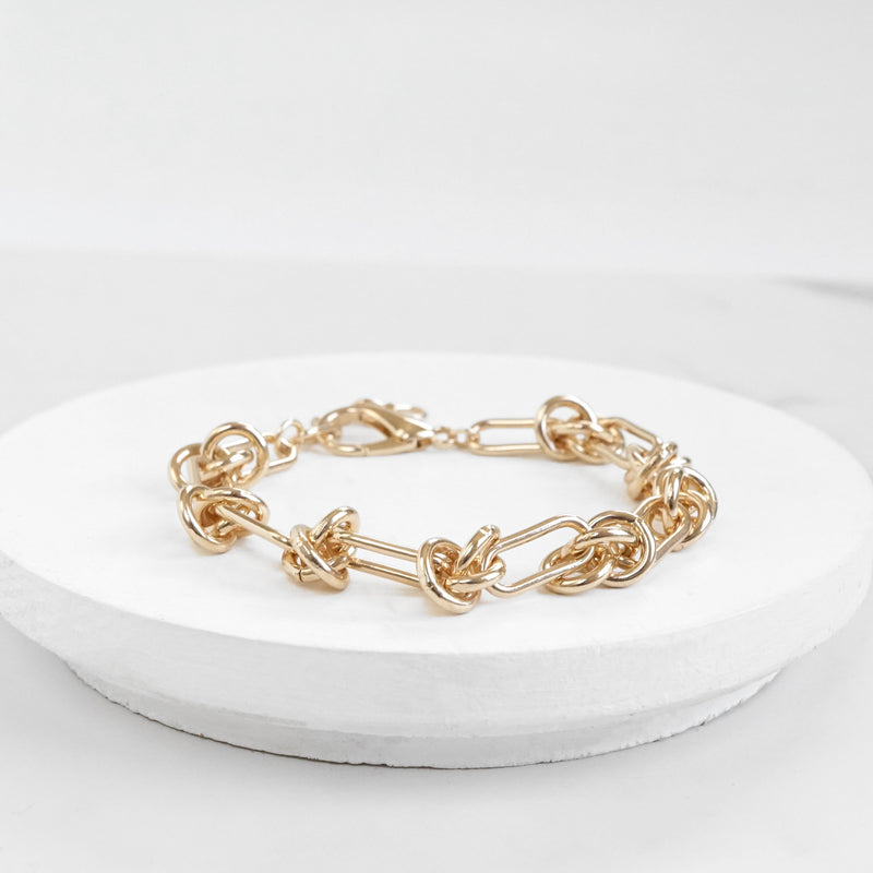 Paper Clip Link chain bracelet in Gold tone