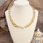 Chunky Chain Necklace With a Large Pearl in Gold tone