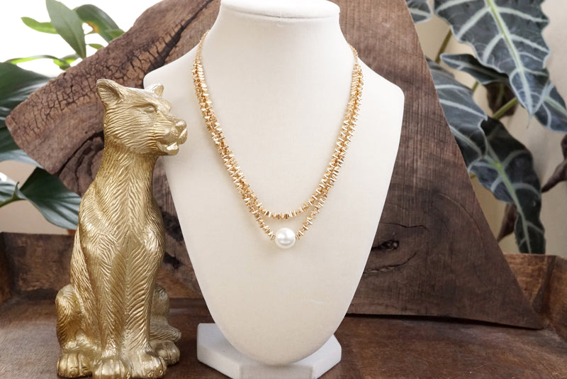 Golden Grace – Double Layer Necklace with Pearl and 3D Beads