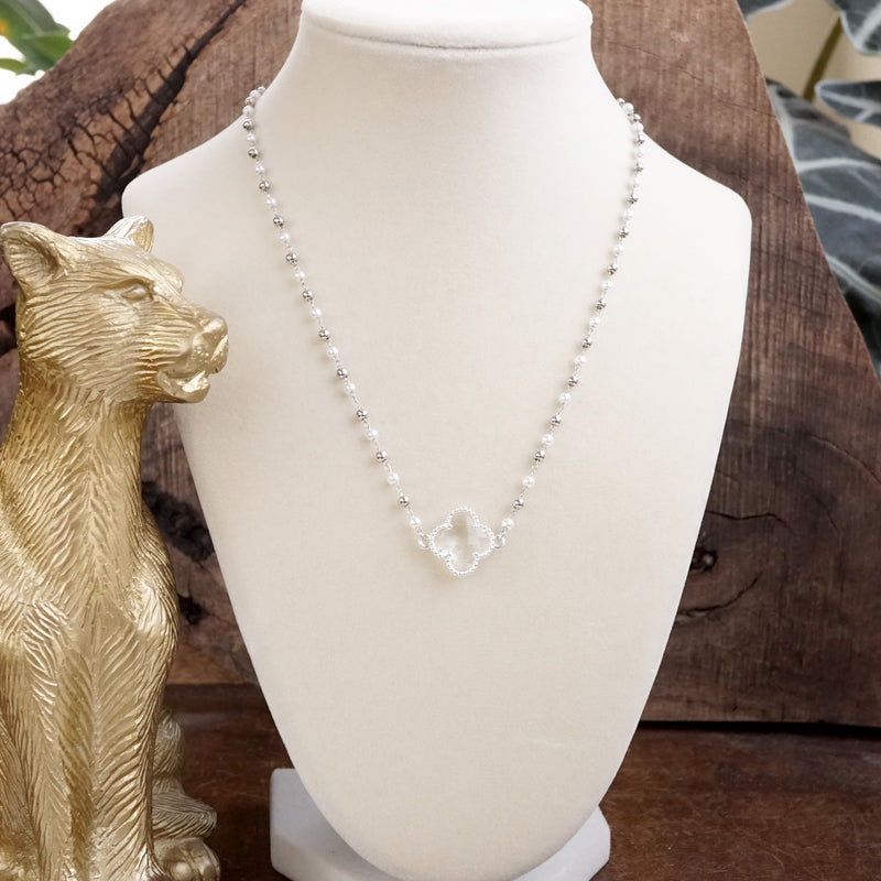 Lucky Light – Clover Pendant Necklace with Pearls and Beaded Chain