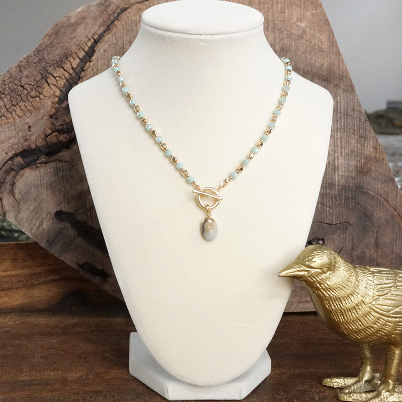Faceted Beads & Oval Stone Front Toggle Necklace – Gold Tone