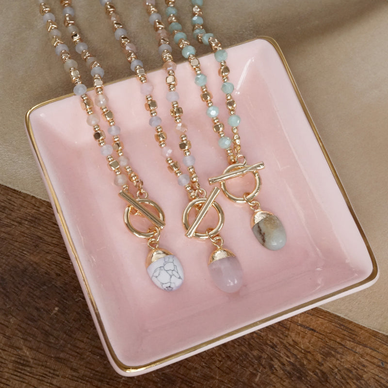 Faceted Beads & Oval Stone Front Toggle Necklace – Gold Tone