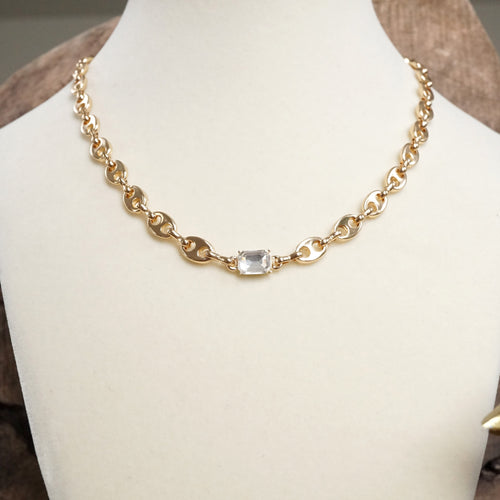 Short Anchor Chain Necklace with Emerald-Cut Crystal – Gold or Silver