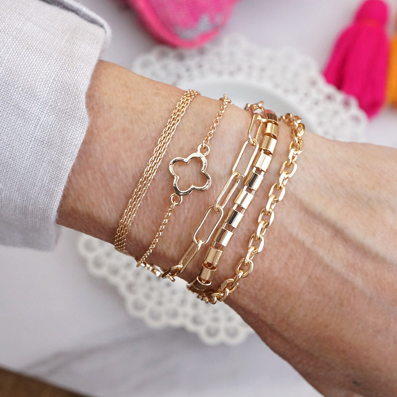 Golden Strands – Clover Charms 5-in-1 Multi-Layer Chain Bracelet with