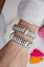 Silver Tides – Ribbed Wide Stretch Bangle