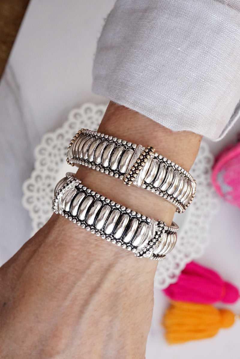 Silver Tides – Ribbed Wide Stretch Bangle