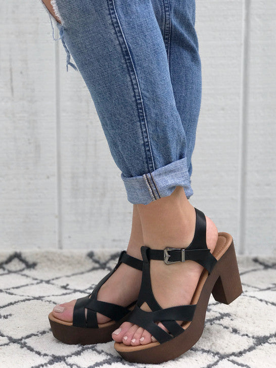 Ankle Strap Platform Sandals in Black