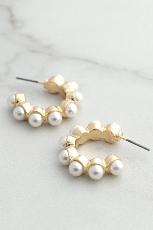 Pearls gold tone hoops